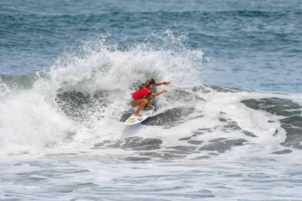 ¡Nuevo contenido del equipo próximamente! 35 Bomber Floating Eyewear Latin America Equipo surfista olas trituradoras