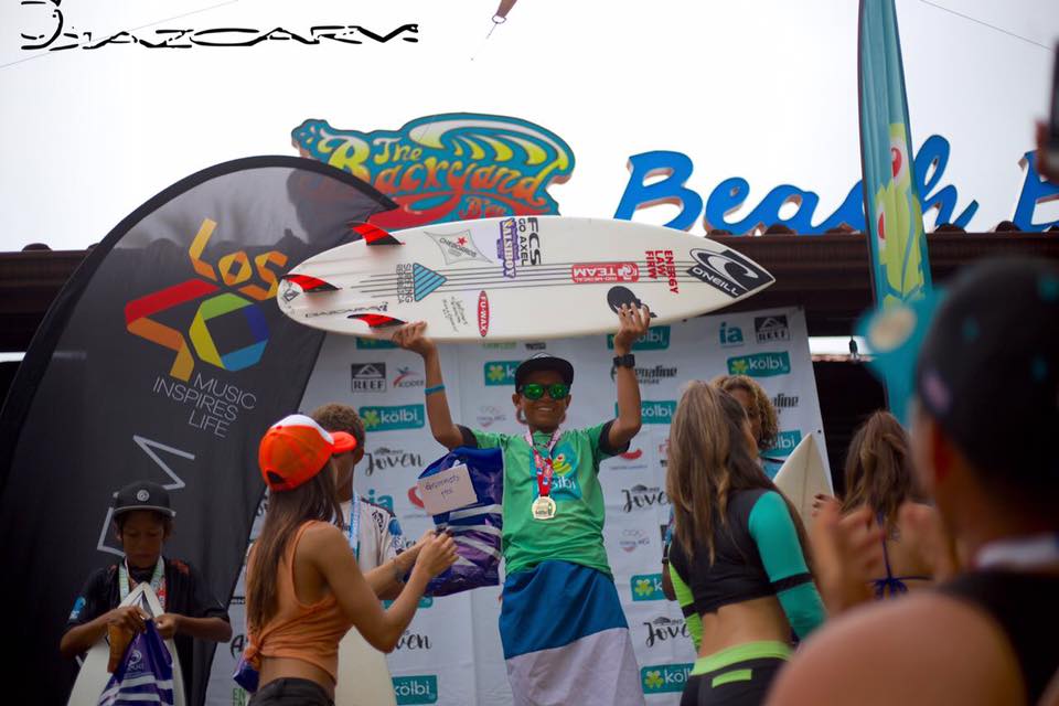 ¡Nuevo contenido del equipo próximamente! 38 El surfista del Bomber Team gana el gran 2018