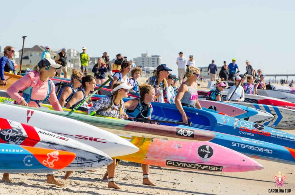 Descubre la Vida Bomber 25 Hordas de practicantes de remo con gafas de sol tipo bombardero, todos comenzando una carrera
