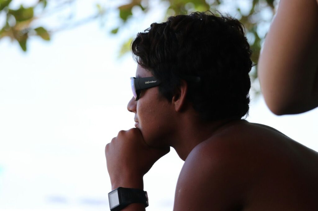 ¡Nuevo contenido del equipo próximamente! 40 Bomber Floating Eyewear Latin America Surfeador Equipo comprobación de olas en gafas de sol polarizadas